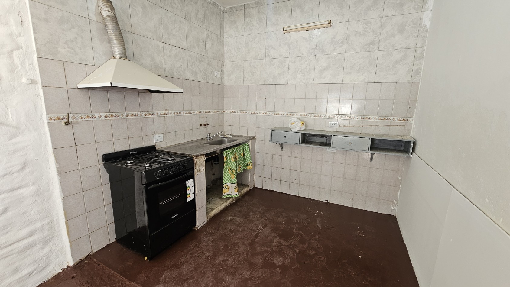 ¡OPORTUNIDAD VERSATIL EN BARRIO REVOL! Casa / Apto Uso Comercial/ Residencial