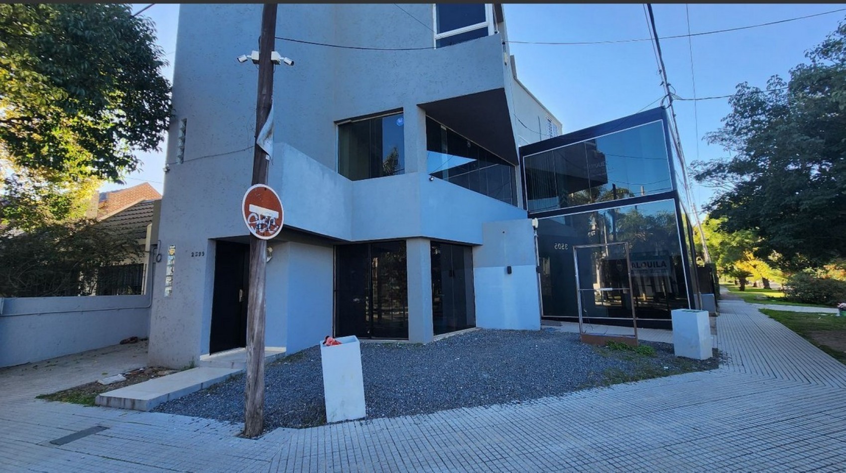 Local Comercial de Gran Escala en Alquiler - Av. Spilimbergo al 3500, Cordoba.