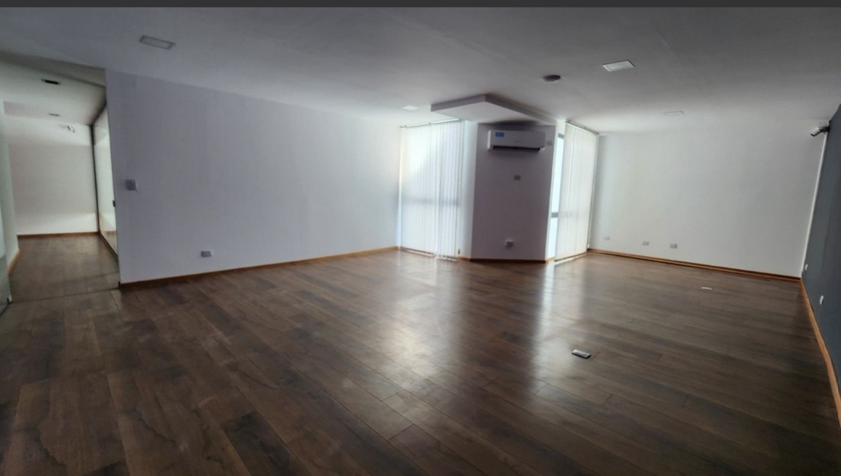 Local Comercial de Gran Escala en Alquiler - Av. Spilimbergo al 3500, Cordoba.