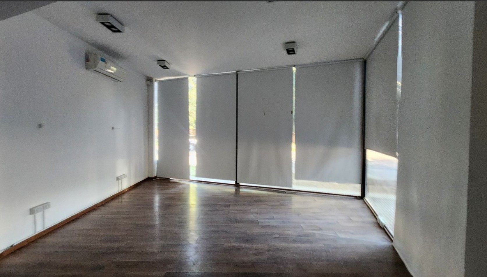 Local Comercial de Gran Escala en Alquiler - Av. Spilimbergo al 3500, Cordoba.