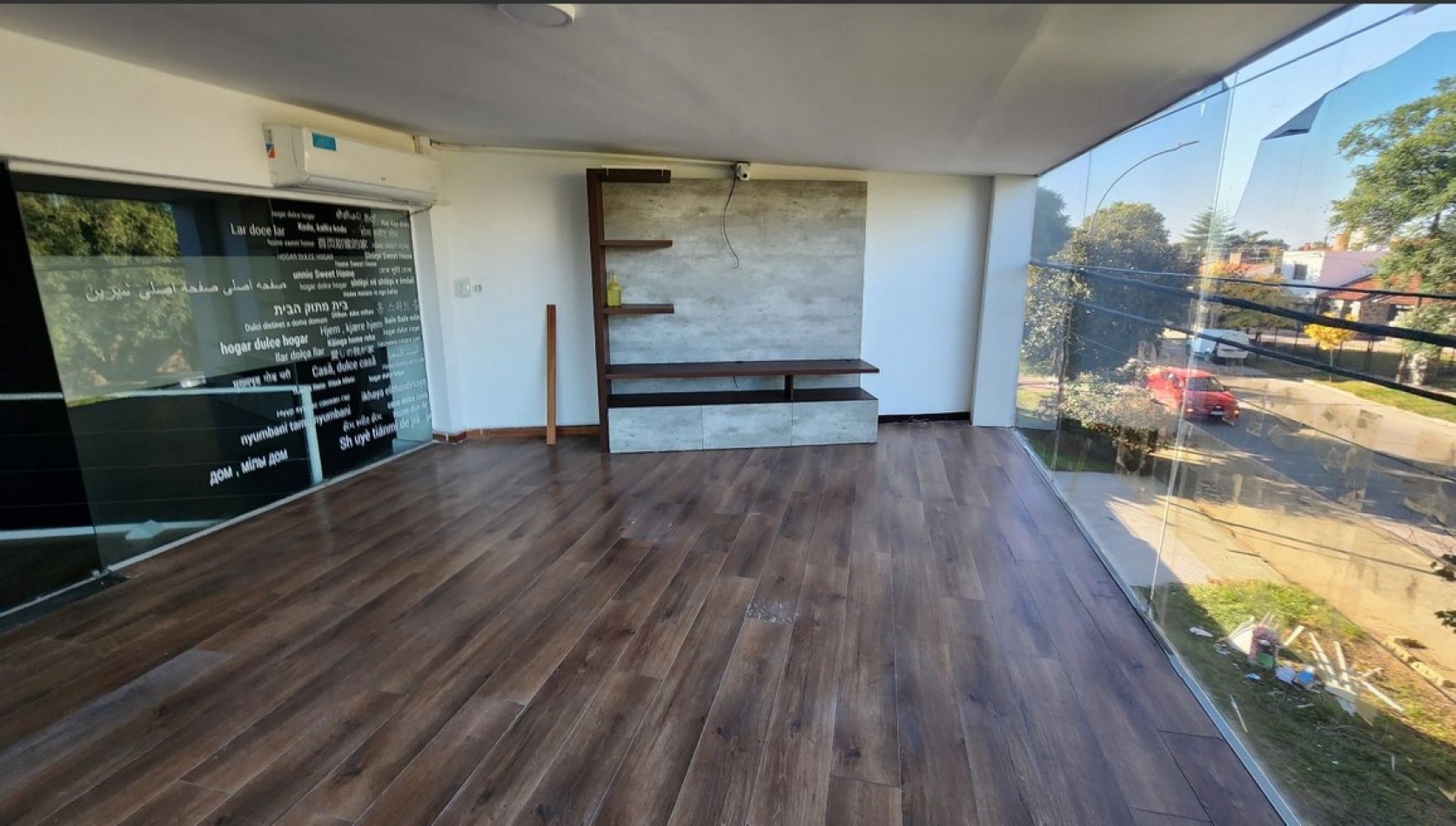 Local Comercial de Gran Escala en Alquiler - Av. Spilimbergo al 3500, Cordoba.