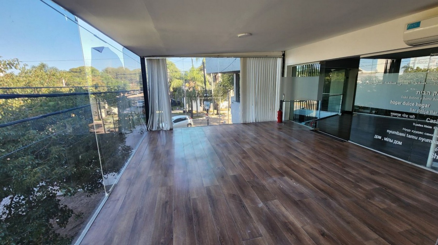 Local Comercial de Gran Escala en Alquiler - Av. Spilimbergo al 3500, Cordoba.