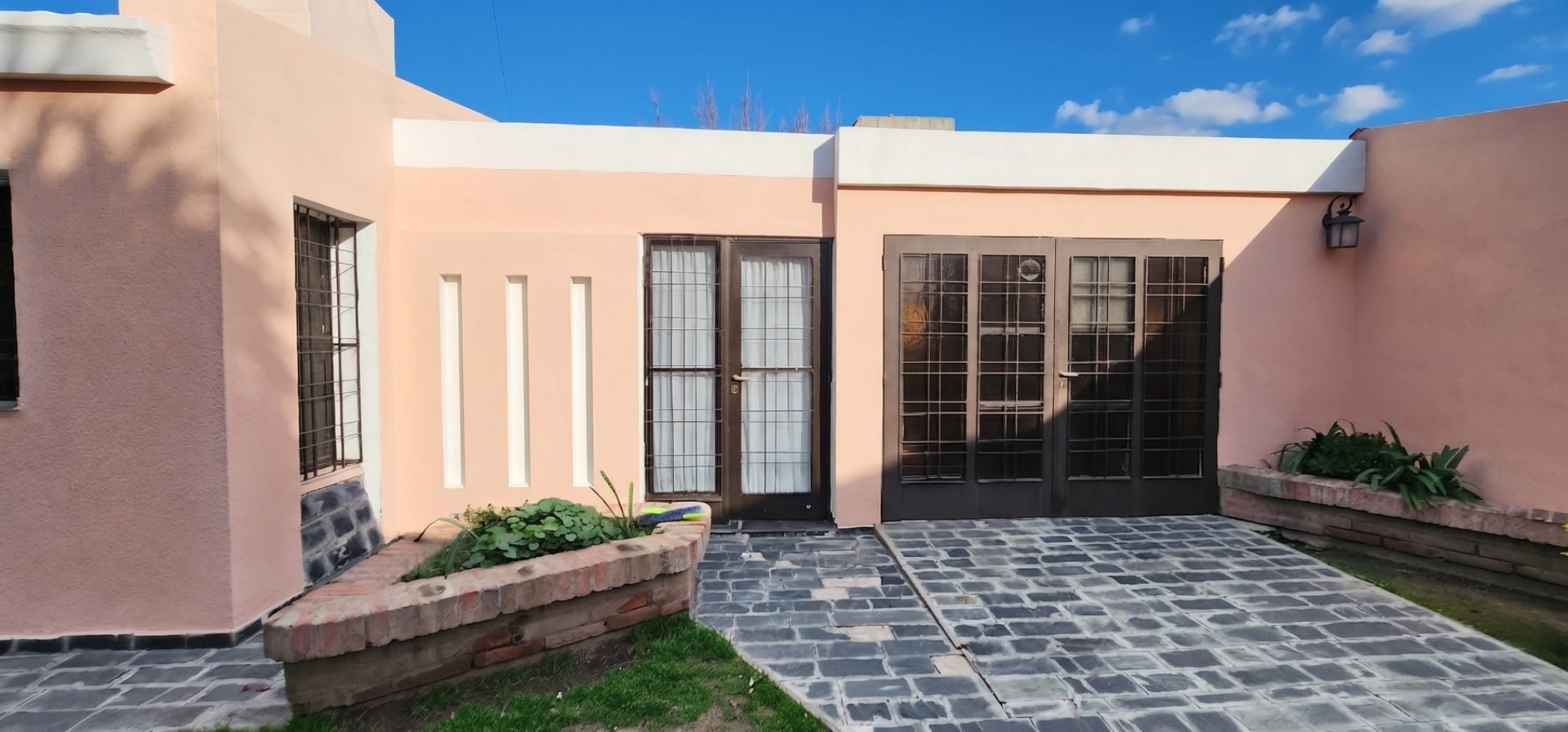 CASA EN VENTA - B° POETA LUGONES - IDEAL PARA MODERNIZAR