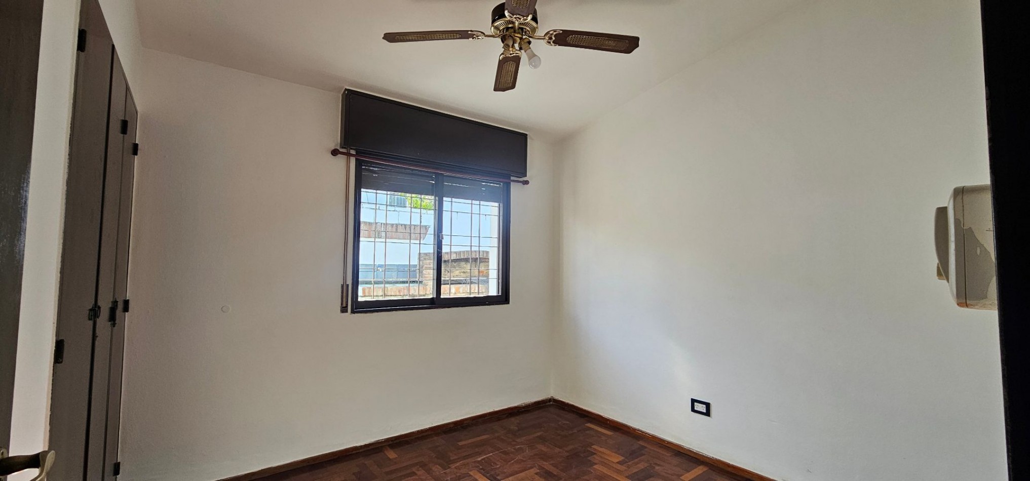 CASA EN VENTA - B° POETA LUGONES - IDEAL PARA MODERNIZAR
