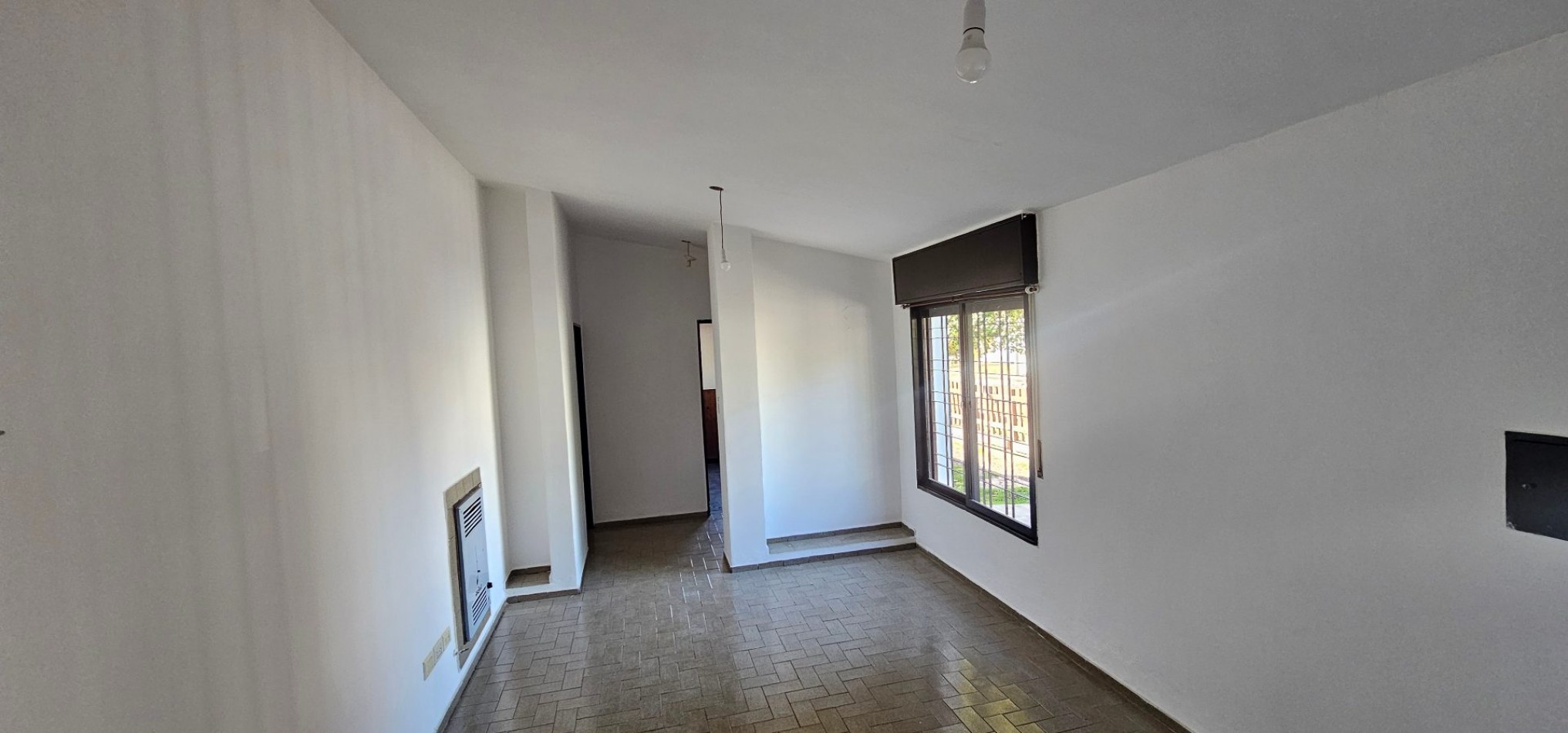 CASA EN VENTA - B° POETA LUGONES - IDEAL PARA MODERNIZAR