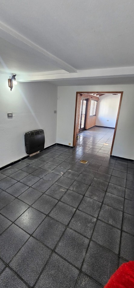 CASA EN VENTA - B° POETA LUGONES - IDEAL PARA MODERNIZAR