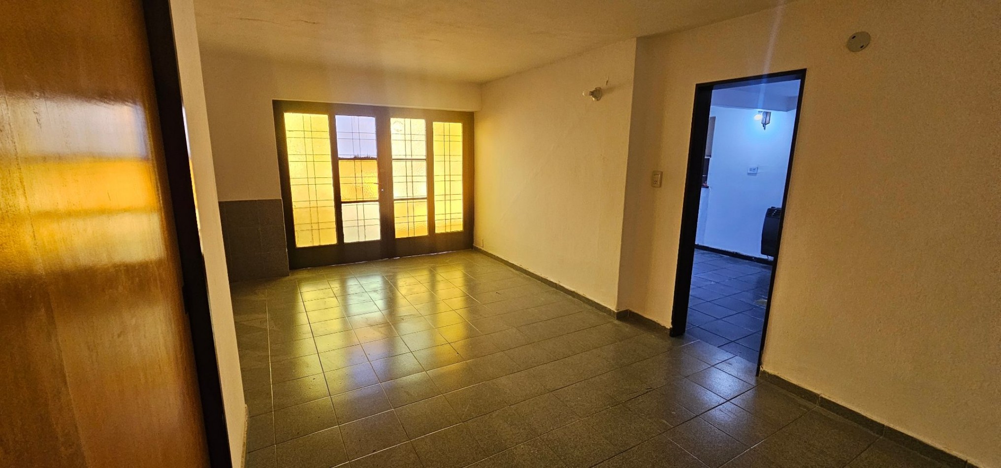 CASA EN VENTA - B° POETA LUGONES - IDEAL PARA MODERNIZAR