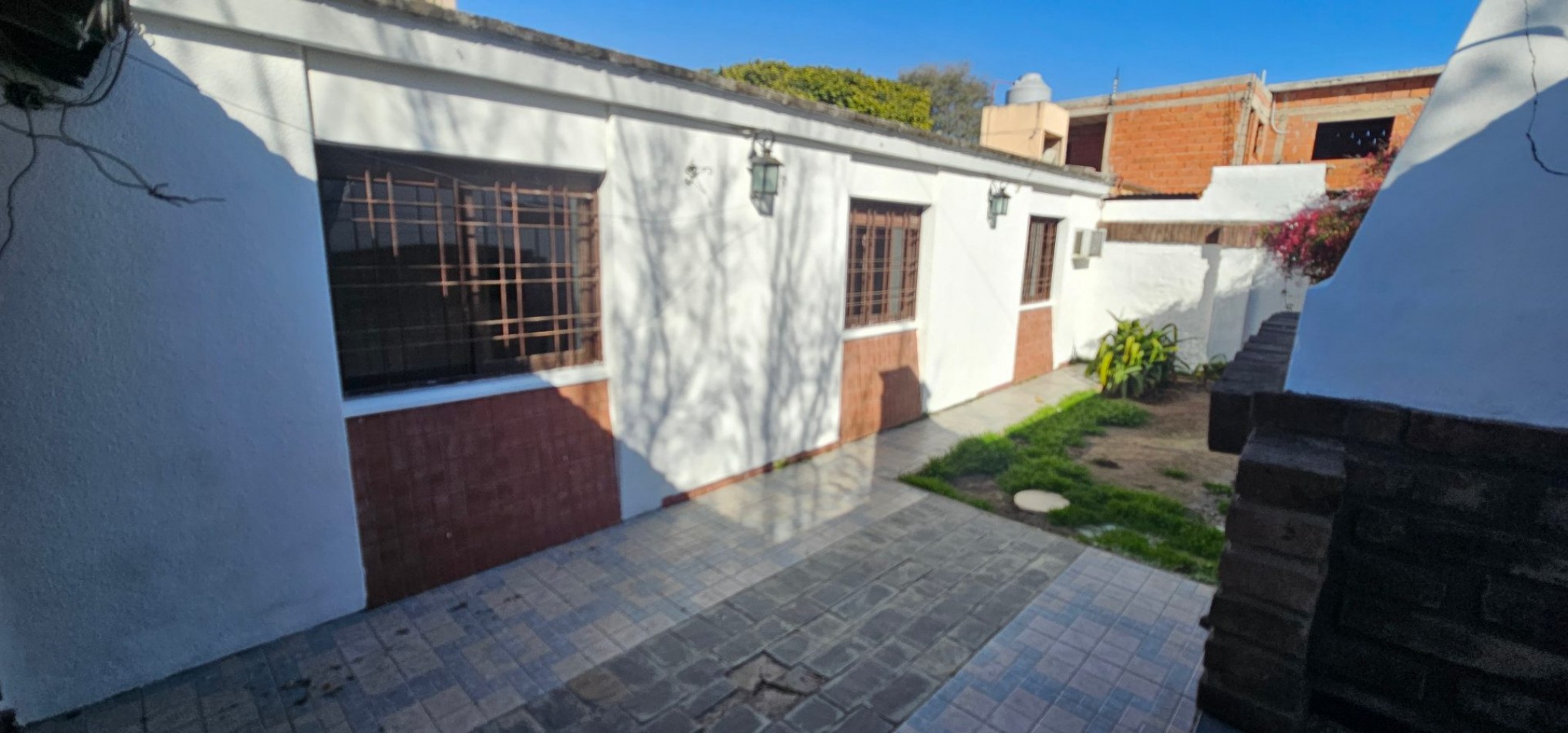 CASA EN VENTA - B° POETA LUGONES - IDEAL PARA MODERNIZAR