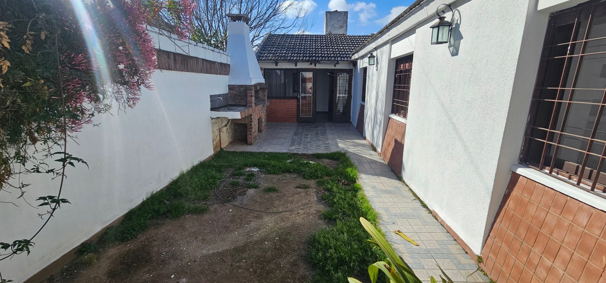 CASA EN VENTA - B° POETA LUGONES - IDEAL PARA MODERNIZAR