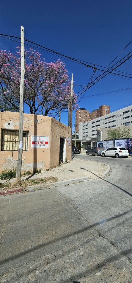 EXCELENTE TERRENO CON POTENCIAL EDIFICABLE EN B° GUEMES / TRIBUNALES II