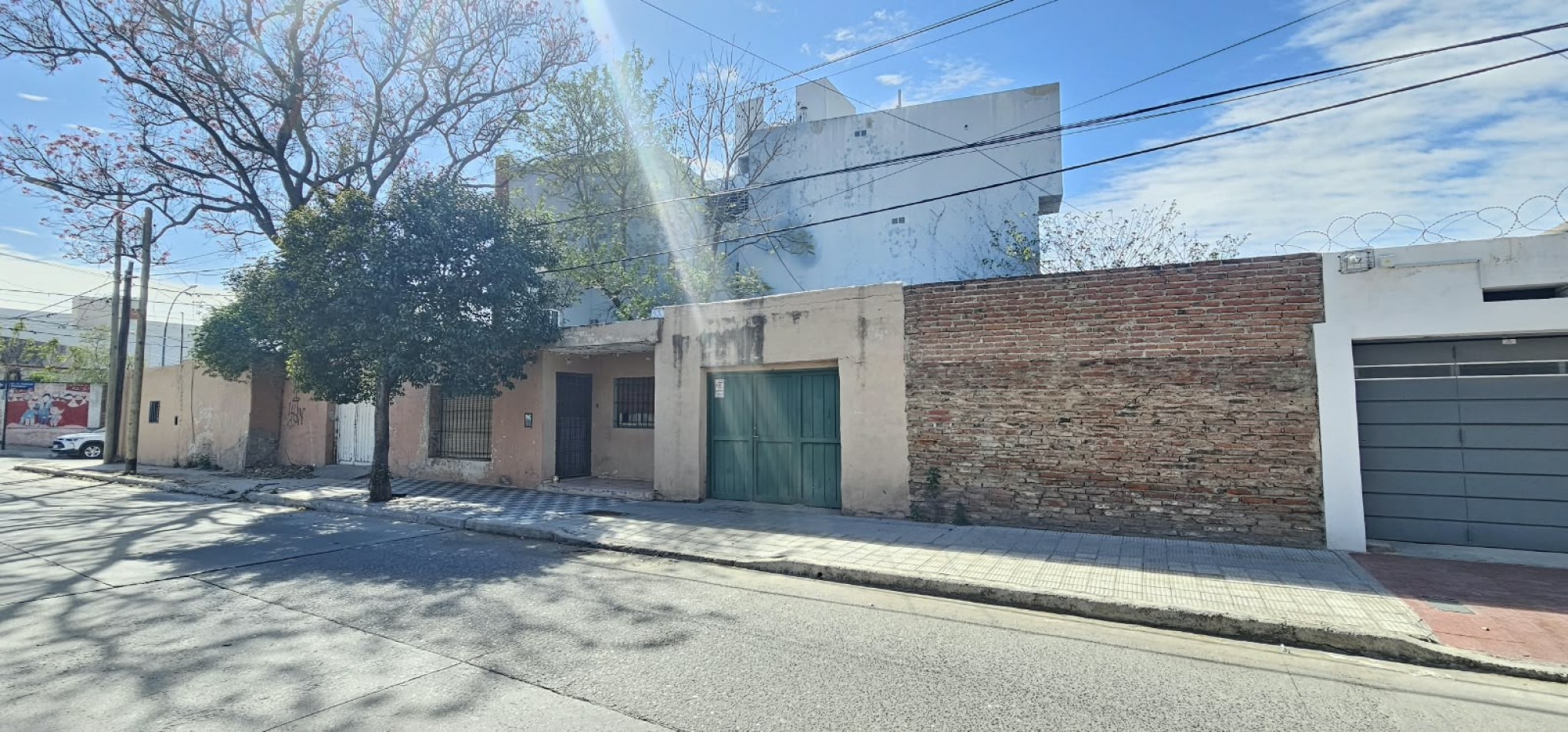 EXCELENTE TERRENO CON POTENCIAL EDIFICABLE EN B° GUEMES / TRIBUNALES II