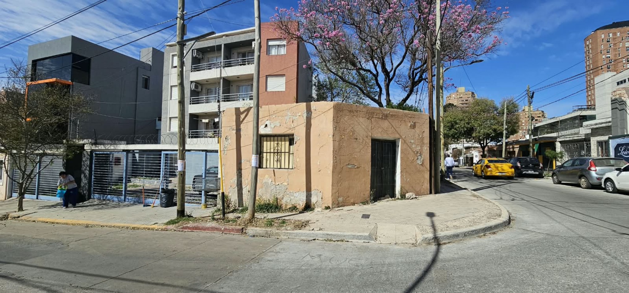 EXCELENTE TERRENO CON POTENCIAL EDIFICABLE EN B° GUEMES / TRIBUNALES II