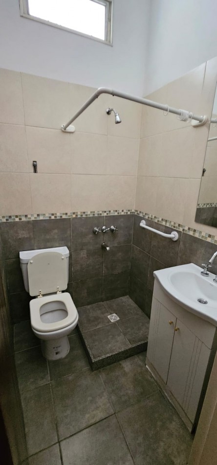 🚀 ARGUELLO-EL REFUGIO-CASA 4 DORM PLANTA BAJA A MTS DE RECTA MARTINOLLI 