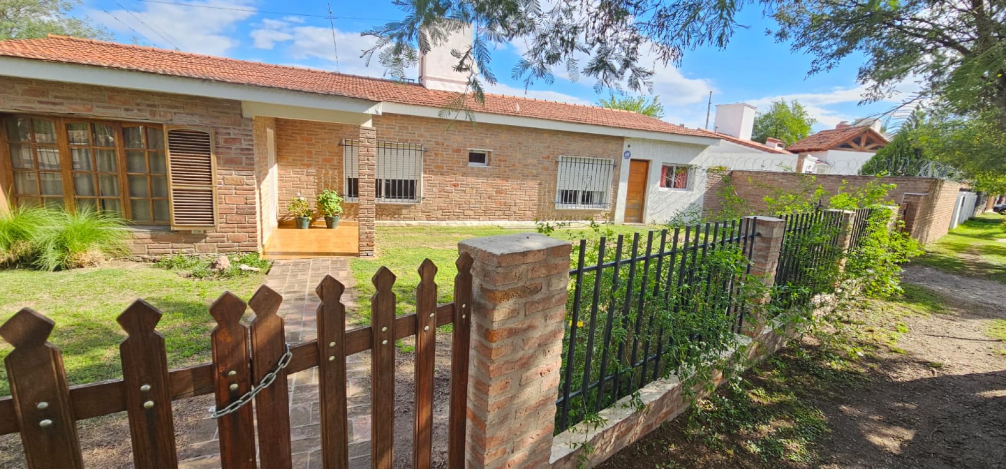 🚀 ARGUELLO-EL REFUGIO-CASA 4 DORM PLANTA BAJA A MTS DE RECTA MARTINOLLI 