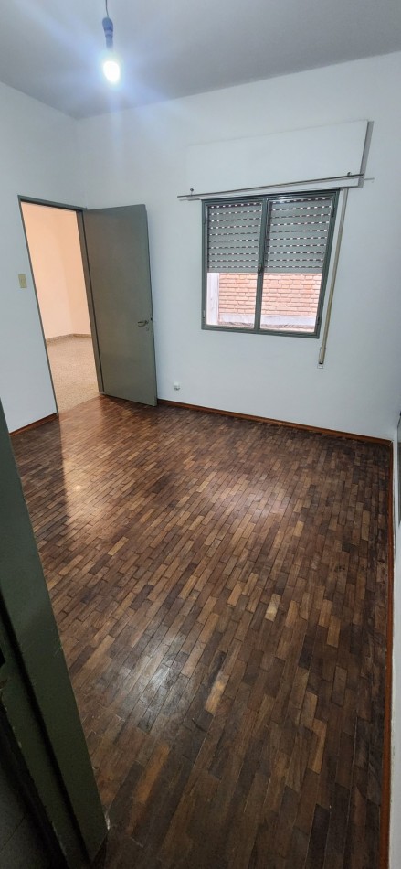 Bv San Juan casi Cañada. Dpto apto oficina