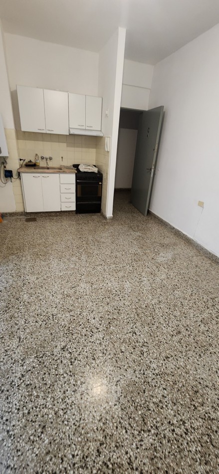 Bv San Juan casi Cañada. Dpto apto oficina