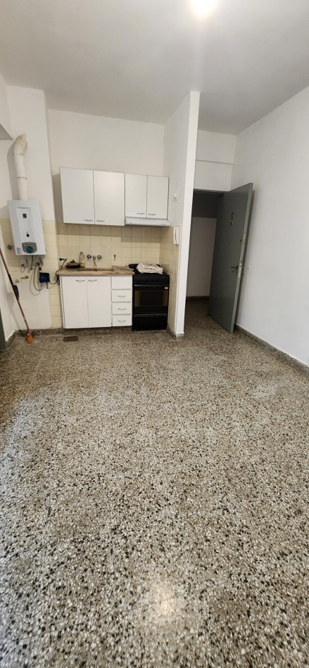 Bv San Juan casi Cañada. Dpto apto oficina
