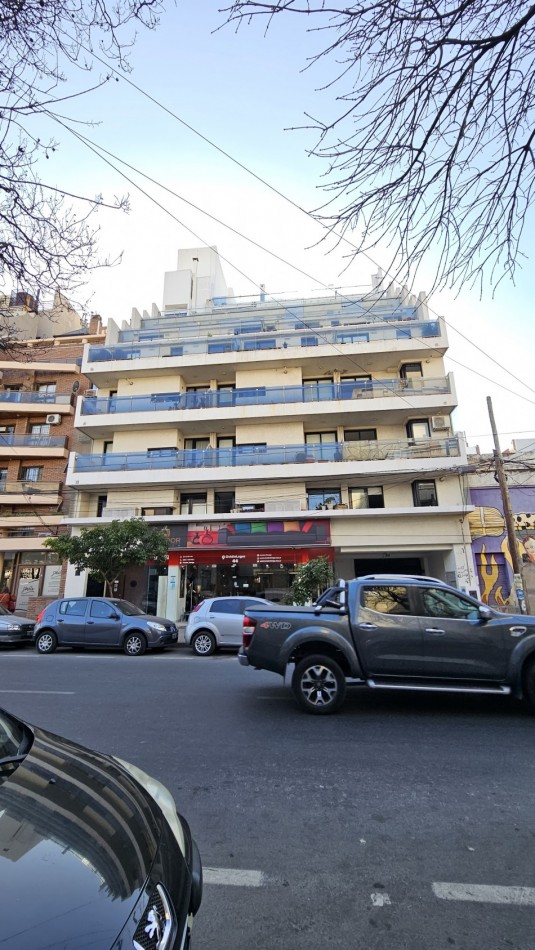 General Paz -Departamento en Venta con Patio y cochera - Ovidio Lagos 44