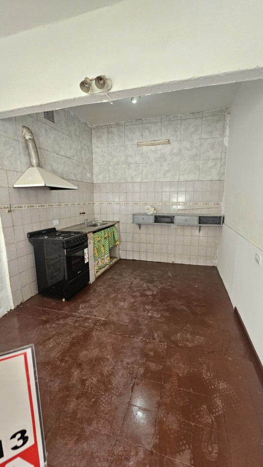 ¡OPORTUNIDAD VERSATIL EN BARRIO REVOL! Casa / Apto Uso Comercial/ Residencial