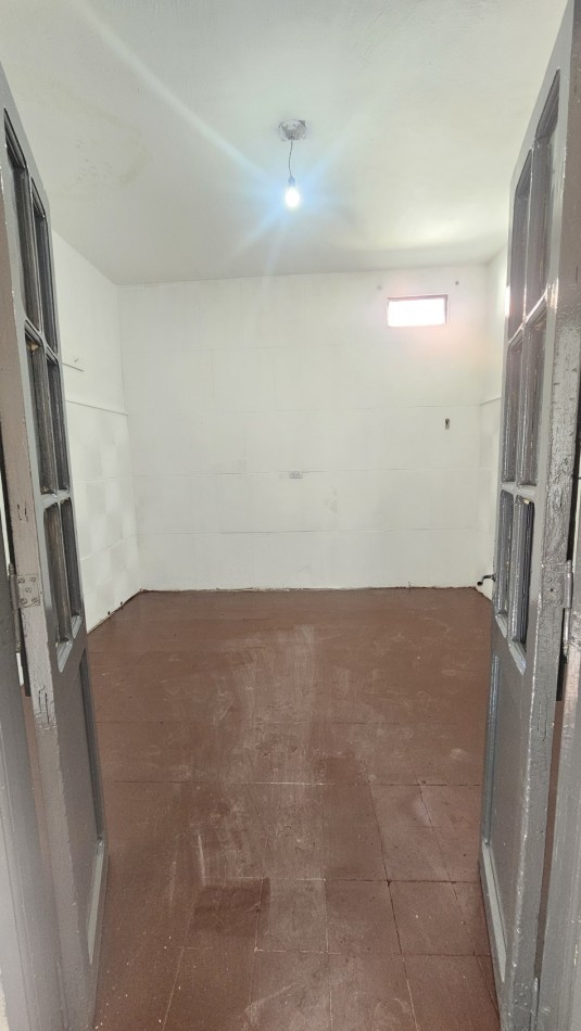 ¡OPORTUNIDAD VERSATIL EN BARRIO REVOL! Casa / Apto Uso Comercial/ Residencial