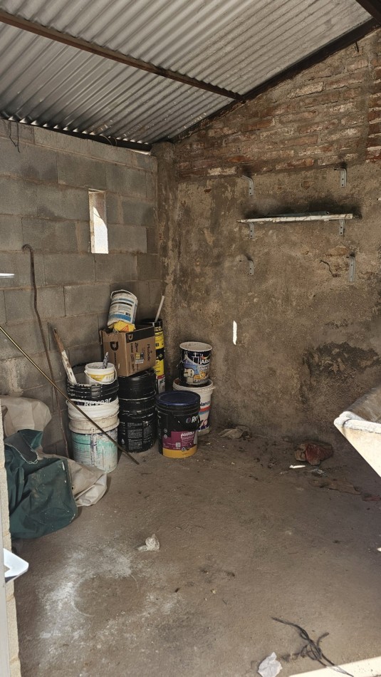 ¡OPORTUNIDAD VERSATIL EN BARRIO REVOL! Casa / Apto Uso Comercial/ Residencial