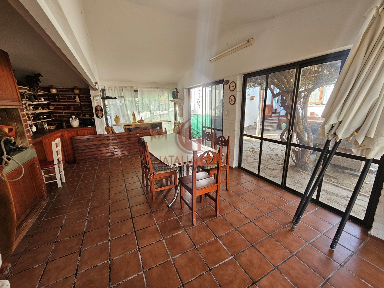 CARLOS PAZ- HERMOSO CHALET EN VENTA - APTO CREDITO BANCOR