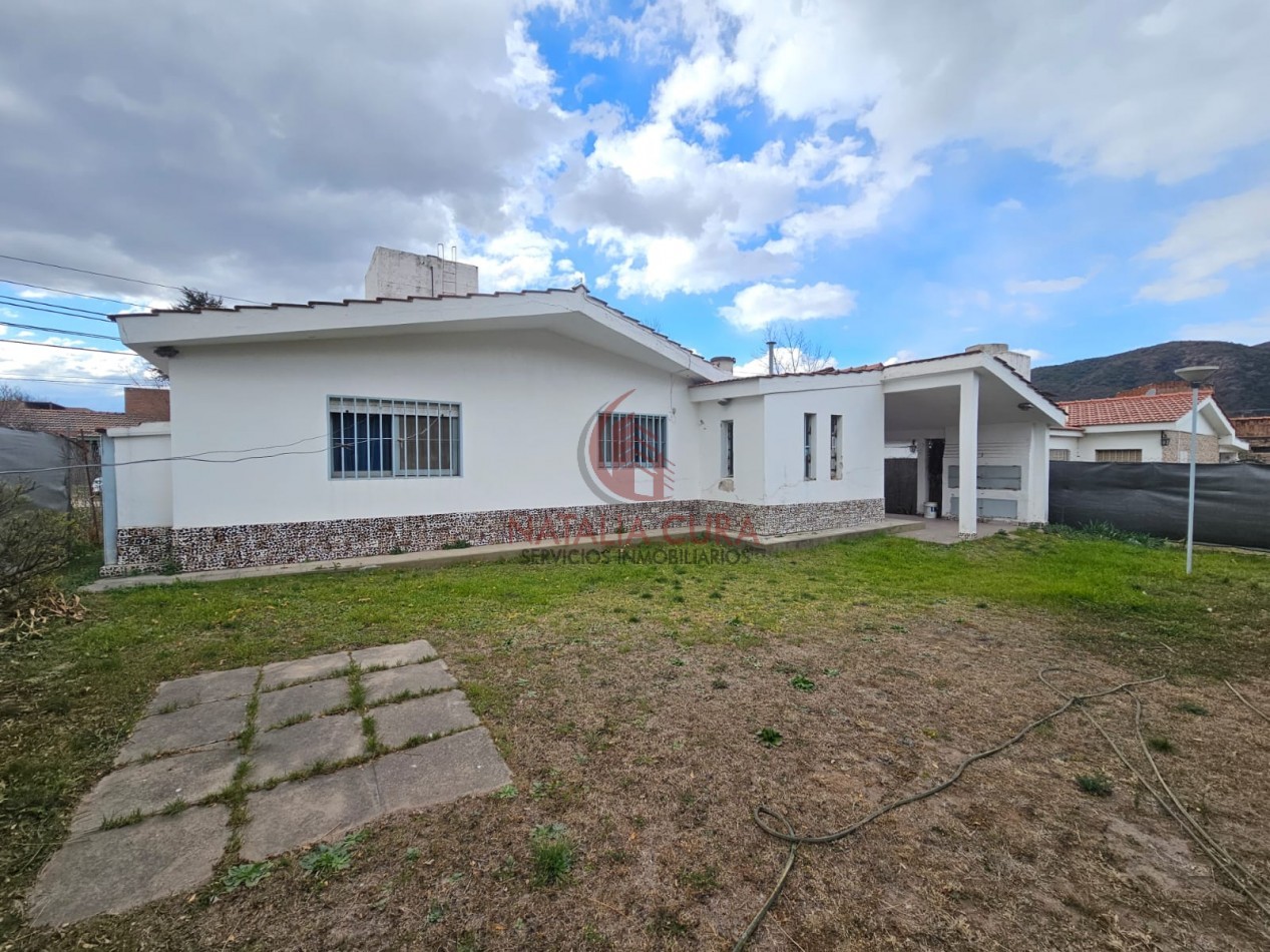 CARLOS PAZ- PLAYA DE ORO- HERMOSO CHALET EN VENTA