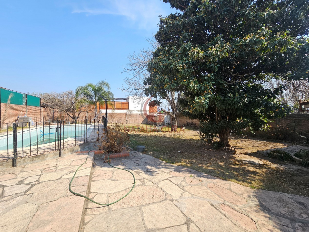 CARLOS PAZ- HERMOSO CHALET EN VENTA - APTO CREDITO BANCOR