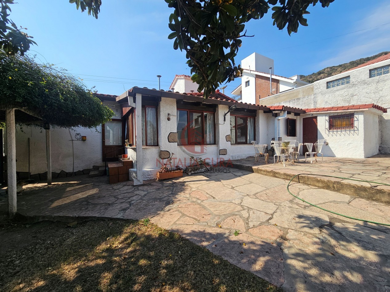 CARLOS PAZ- HERMOSO CHALET EN VENTA - APTO CREDITO BANCOR