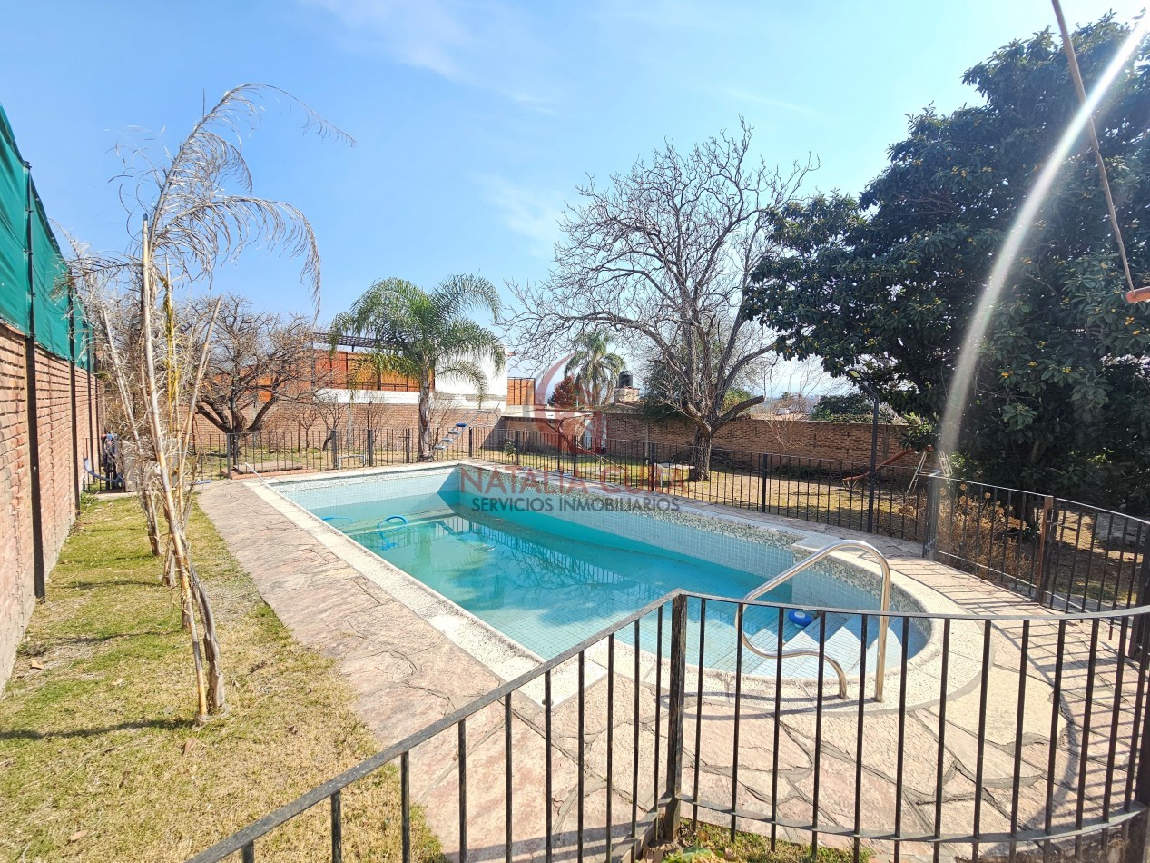 CARLOS PAZ- HERMOSO CHALET EN VENTA - APTO CREDITO BANCOR