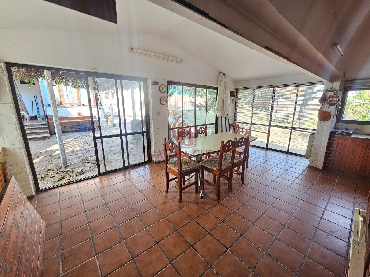 CARLOS PAZ- HERMOSO CHALET EN VENTA - APTO CREDITO BANCOR