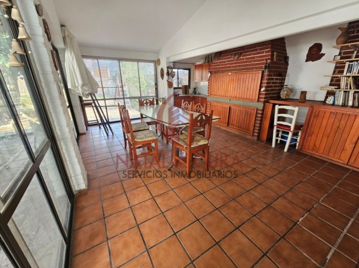 CARLOS PAZ- HERMOSO CHALET EN VENTA - APTO CREDITO BANCOR