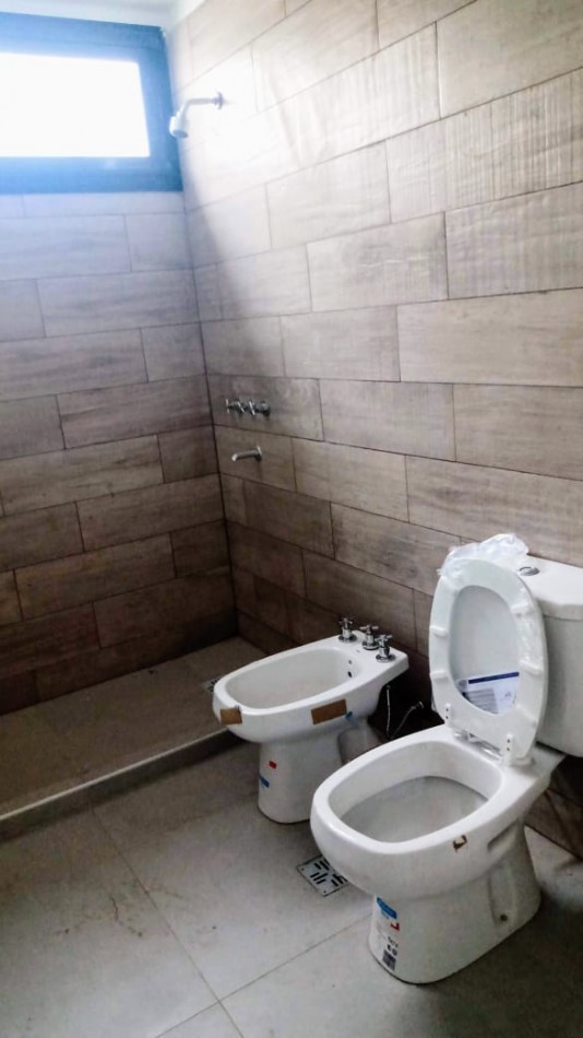 ALQUILER DUPLEX 3 DORM - LOMAS DE MANANTIALES 