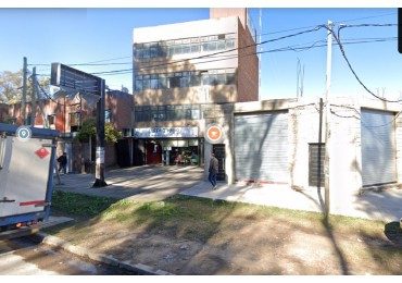 EDIFICIO CORPORATIVO FRENTE A FABRICA FORD