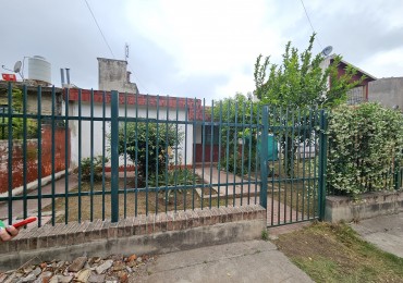 VENTA CASA MAS DEPTO A RECICLAR- VILLA CORNU