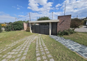 Gran Casa con pileta en un terreno de 1400m2 en pleno corazon de Arguello!!
